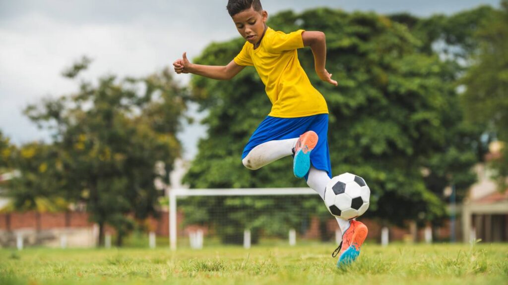 Meu filhor quer ser jogador de futebol, como fazer?